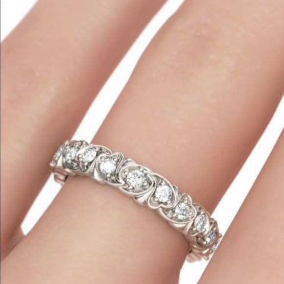 Jewelry - HEART MOTIF ROUND CUT STERLING SILVER WOMEN'S BAND 10